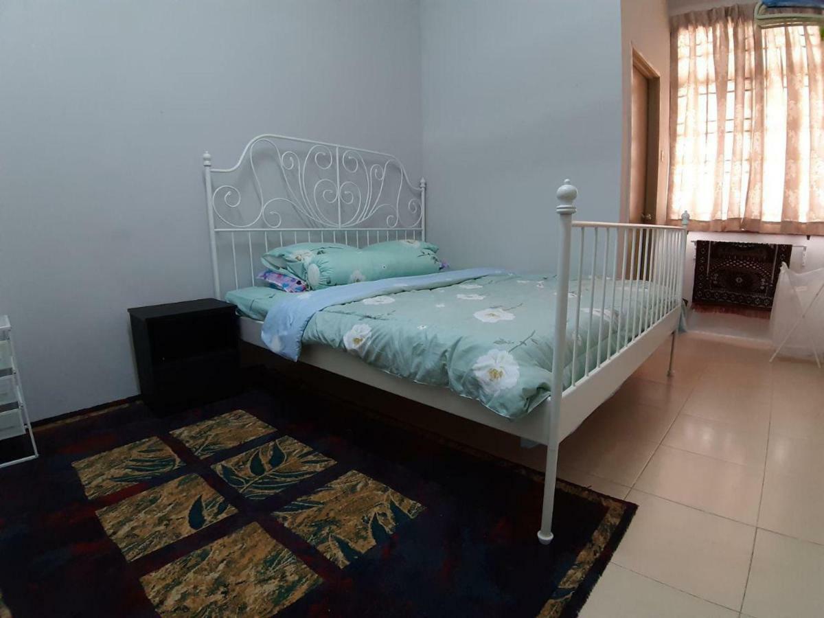 Orchidd Homestay Gambang Exterior photo